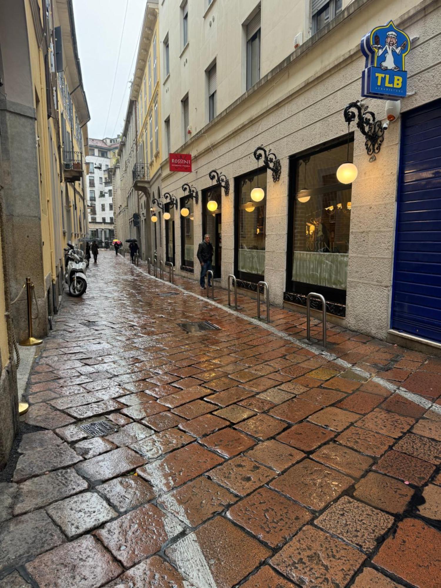 Free 30 Minutes Preemptive Cognitive Disconnect Therapy Price Location Real Duomo Palace Mini Suite Milan Luaran gambar