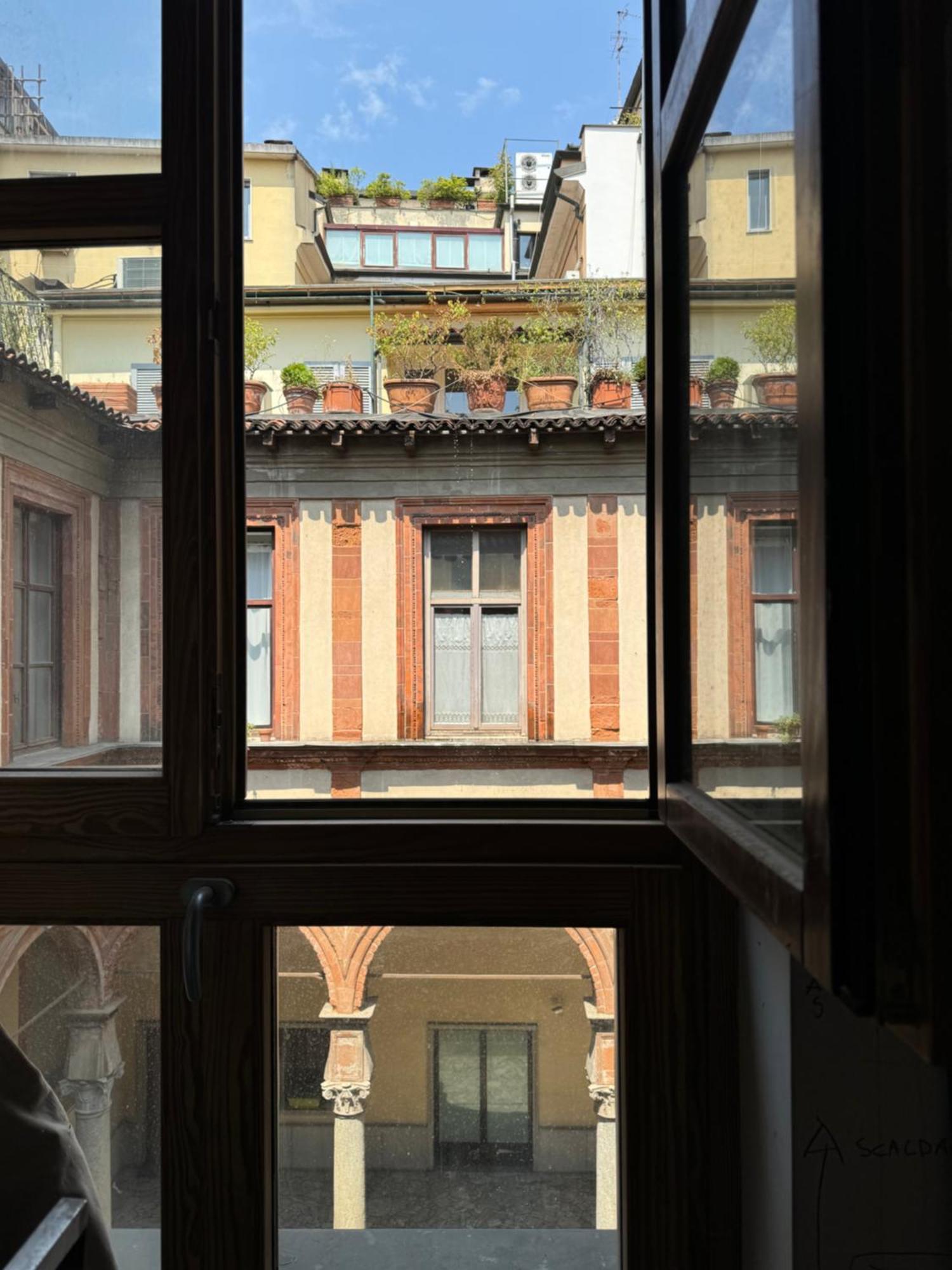 Free 30 Minutes Preemptive Cognitive Disconnect Therapy Price Location Real Duomo Palace Mini Suite Milan Luaran gambar